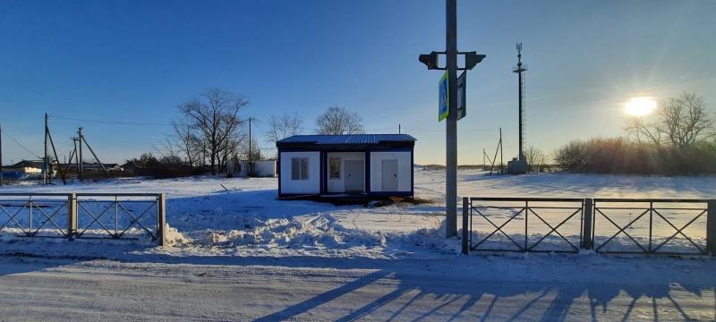 В селе Золотое Макушинского муниципального округа смонтировали модульное здание фельдшерско -акушерского пункта